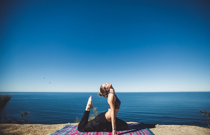 La terapia del yoga para curar el desamor