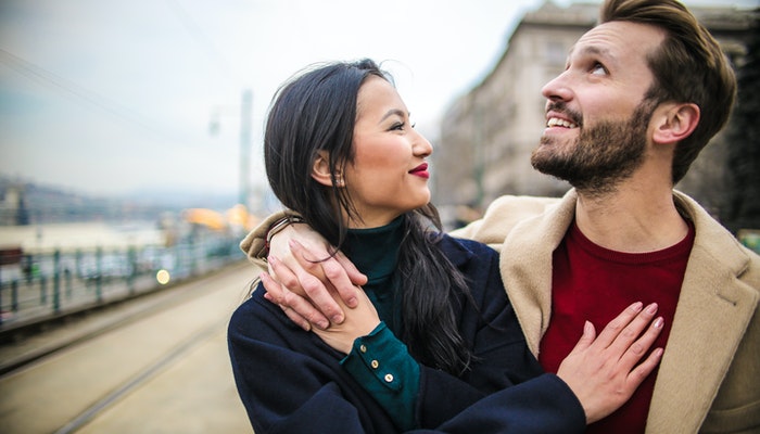 Amor a segunda vista: ¿Qué beneficios aporta a las parejas?