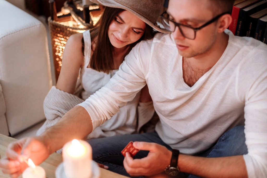 Pareja en cita romántica