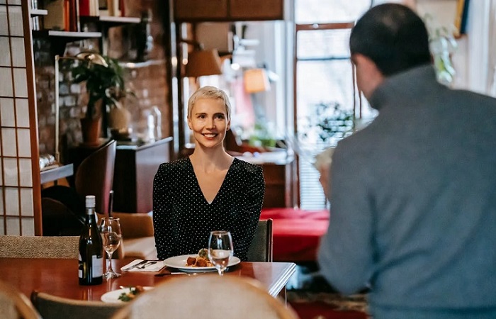 Cita de pareja en restaurante