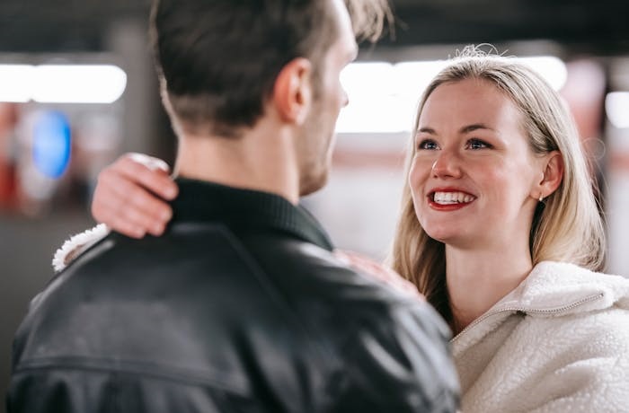 Pareja sonriente