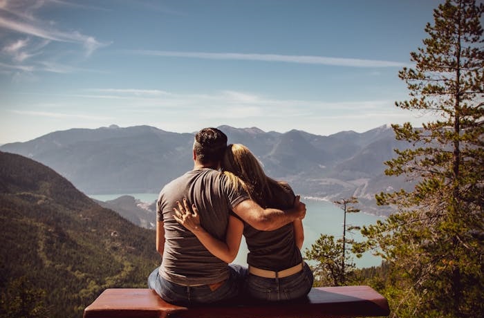 Qué son las banderas rojas en las relaciones de pareja: 10 ejemplos