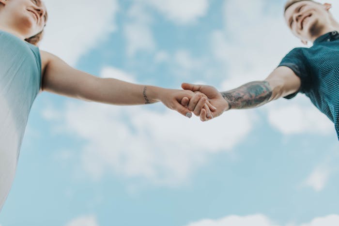 Cómo saber si estás enamorado de alguien que te hace sentir bien