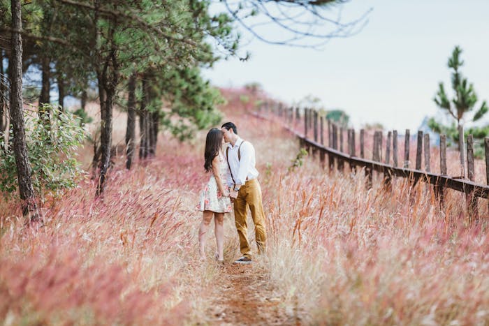 ¿Sientes algo especial y quieres aclarar tus sentimientos? ¿Cómo saber si te estás enamorando poco a poco de otra persona? 5 claves