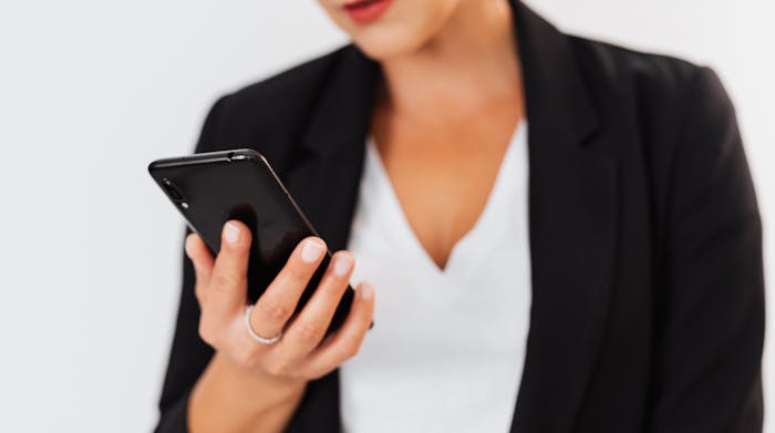 La Importancia de la Desconexión Digital en la Búsqueda de Pareja Online